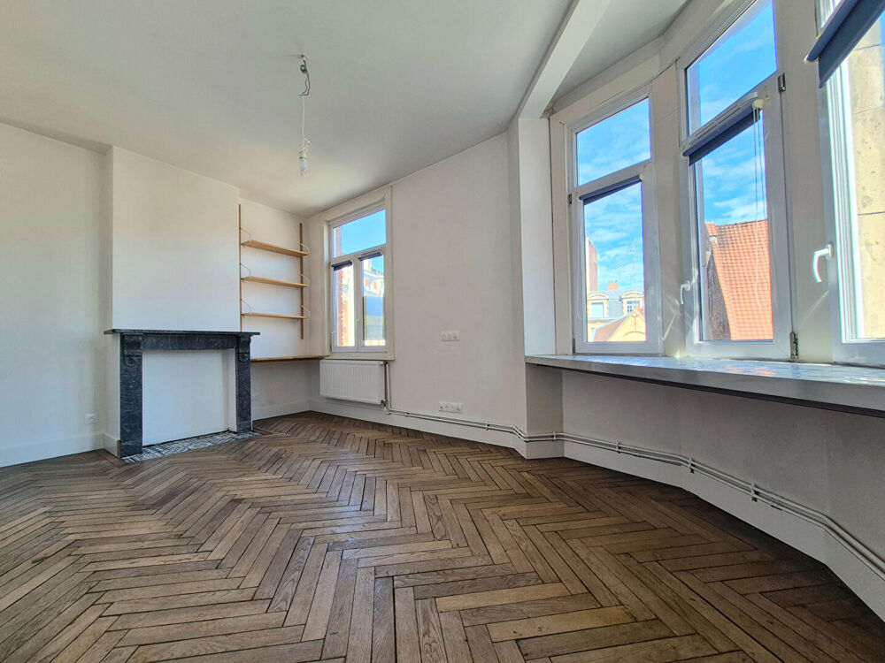 Vente Appartement LILLE REPUBLIQUE / MOLINEL : JOLI TYPE 2 LUMINEUX DE 40M² AVEC CHARME ET CACHET Lille