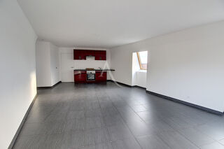  Appartement à louer 3 pièces 78 m²
