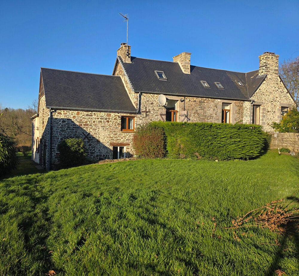 Vente Maison Ancien corps de ferme 197 m2, 9500 m2 de terrain. Montaigu les bois