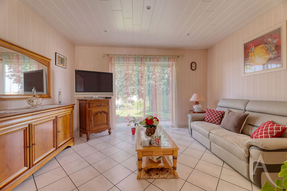 Maison Essarts En Bocage 6 pièce(s) 164 m2