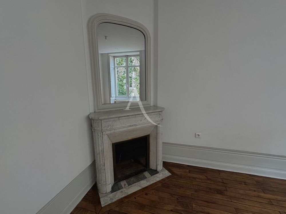 Vente Appartement Nantes centre rue Lafayette, très beau T2 de caractère de 66 m2 donnant sur cour calme Nantes
