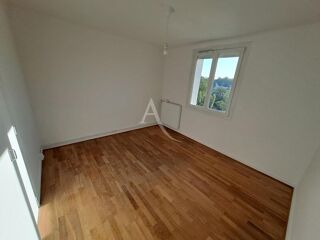  Appartement à louer 3 pièces 65 m²