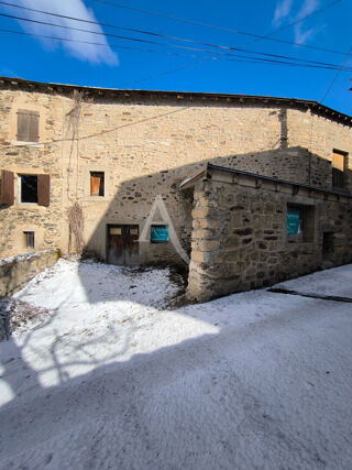  Remise / Grange à vendre 124 m²