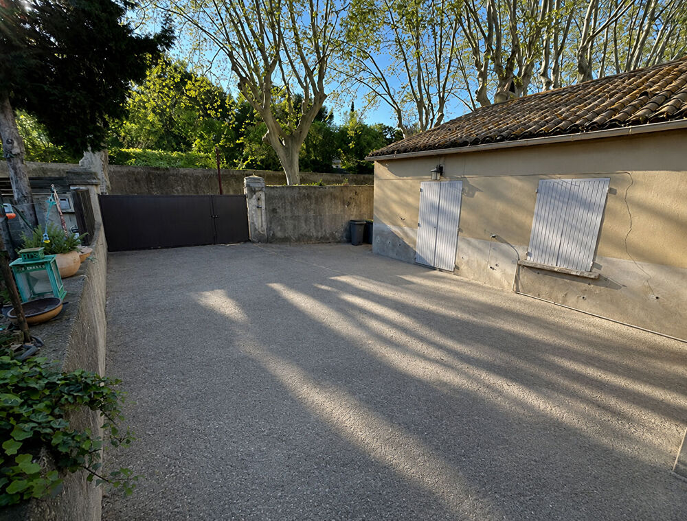 Maison Sauveterre 2 pièces 48 m² avec Stationnement et Grand Jardin