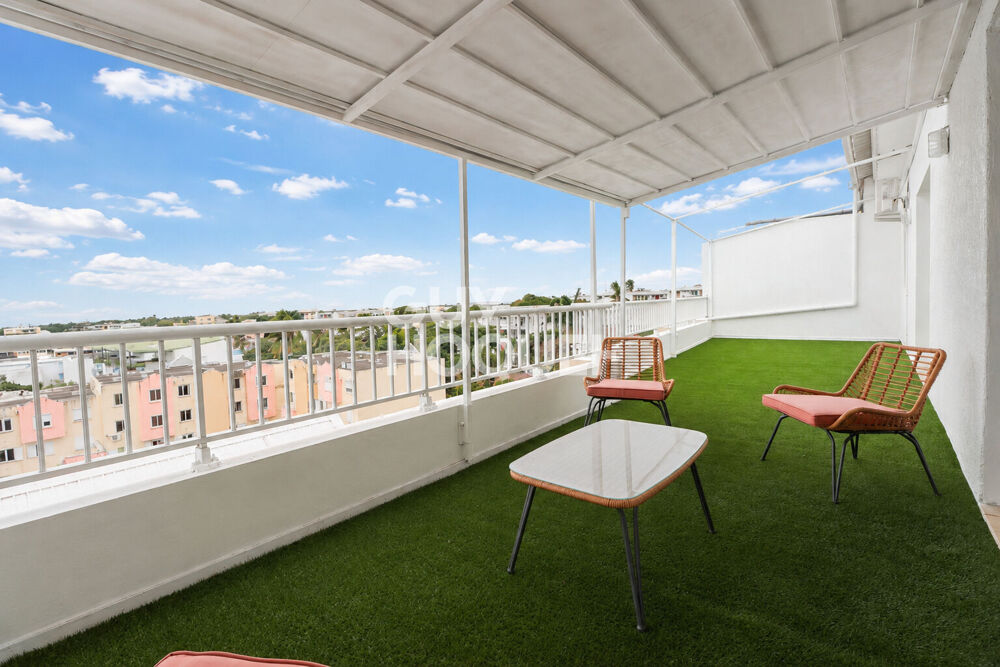 Vente Appartement Appartement Sainte Clotilde 5 pièce(s) 151.41 m2 Sainte clotilde