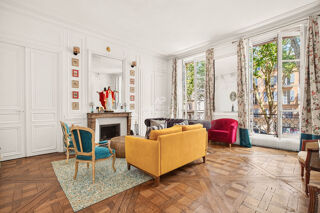 Vente Appartement Versailles Notre-Dame Appartement 6 pièces 154 m² carrez situé au 1er étage avec terrasse (unique), chambre de service de 13 m² Versailles