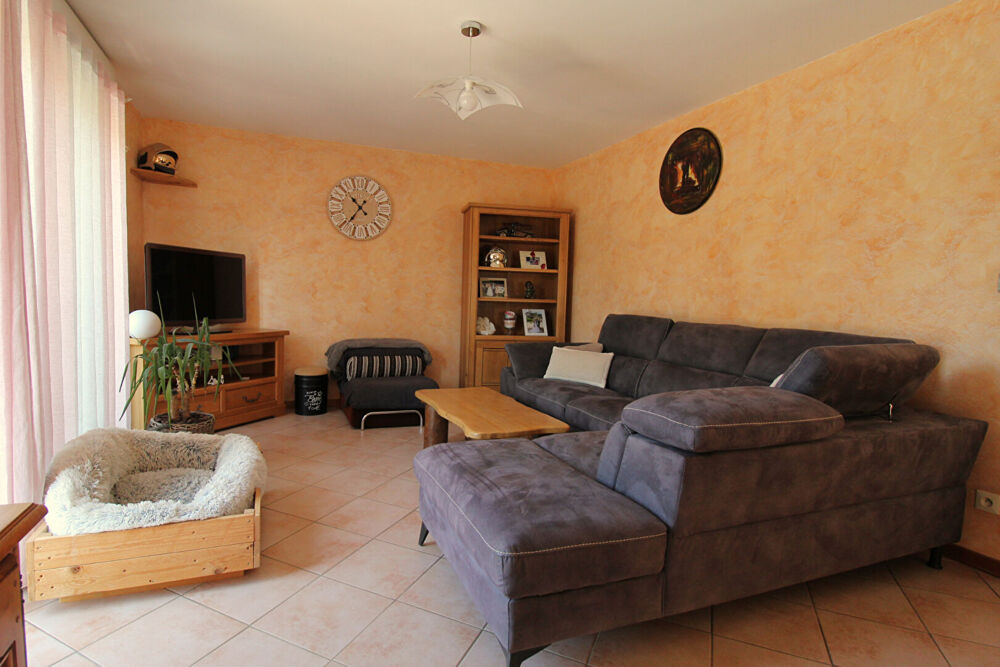 Vente Maison Maison plain-pied 109m² hab 1079m² de terrain à Saint Amour 39 Saint amour