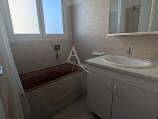  Appartement à louer 3 pièces 66 m²