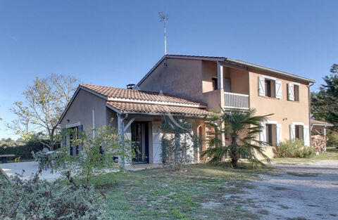   Maison à Lacourt Saint Pierre secteur VERLHAGUET 9 pièce(s) 165 m2 Maison - 9 pièce(s) - 165 m²