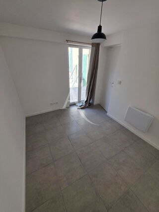  Appartement à louer 2 pièces 31 m²