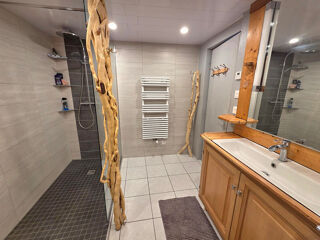 Vente Appartement APPARTEMENT 5 PIECES 94.13 m2 GARAGE ET TERRAIN PRIVATIF  189000 EUROS Ferrieres le lac