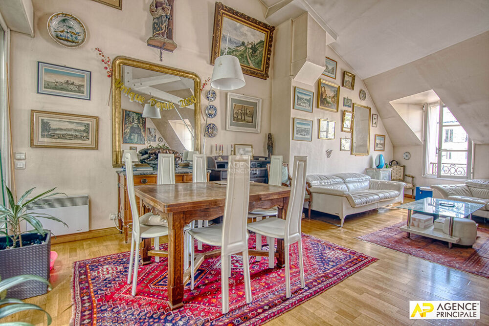 Vente Appartement Versailles Notre-Dame Appartement duplex 5 pièces 138m² au sol situé au 3ème et 4ème étage (dernier) avec ascenseur et parking Versailles