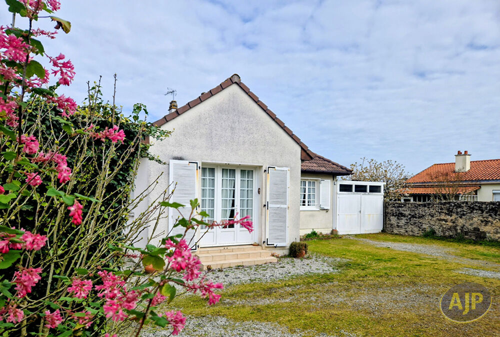 Vente Maison Maison 3 chambres grande parcelle bourg de Cugand Cugand