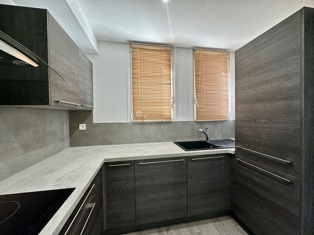 APPARTEMENT LUMINEUX ET TRAVERSANT AVEC GARAGE - ENVIRONNEMENT CALME - FAIBLES CHARGES - BESANÇON