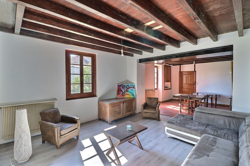 Maison de caractère avec beaux volumes, fibre et faible taxe foncière