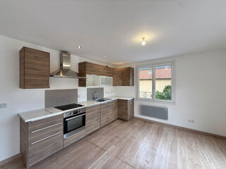  Appartement à louer 3 pièces 75 m²