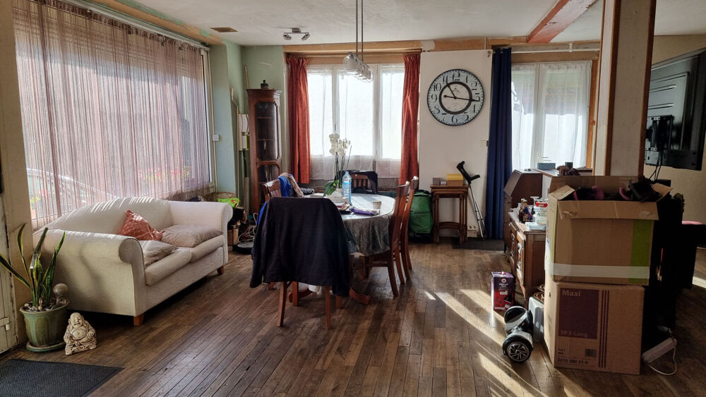 MORBIHAN, Méneac, Maison de village mitoyenne de 4 chambres avec un fort potentiel
