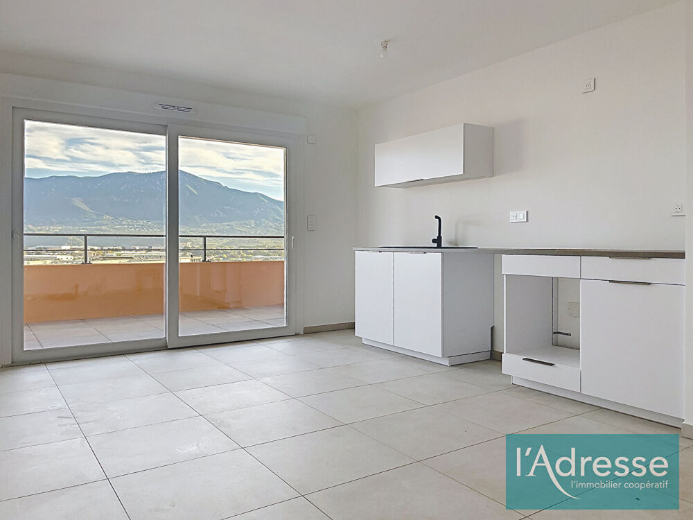 Location Appartement Appartement 2 pièces récent avec terrasse et place de parking Ajaccio