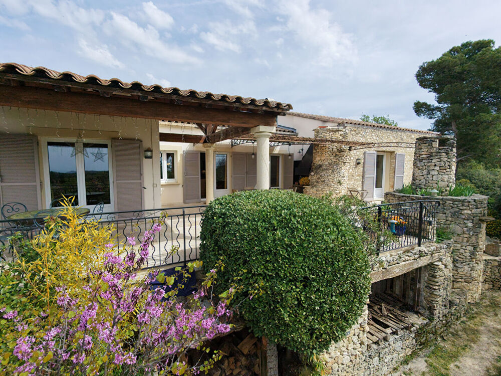Maison Venasque 8 pièces 206 m2