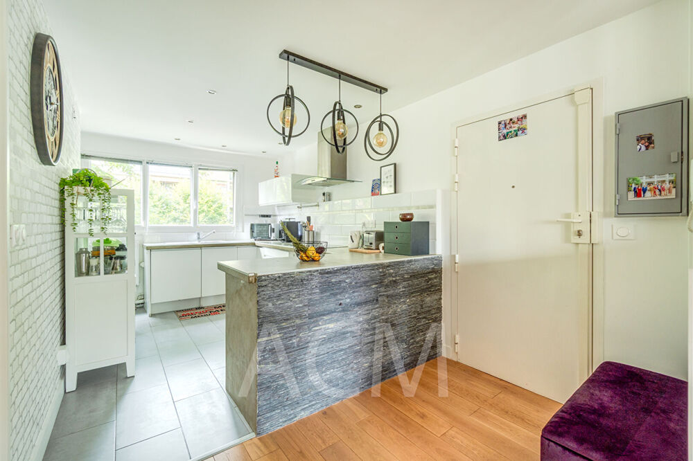 Vente Appartement Appartement 4 pièces à vendre à Le Mesnil Le Roi - Réf 851 Le mesnil le roi