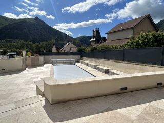  Villa à vendre 15 + pièces 1000 m²