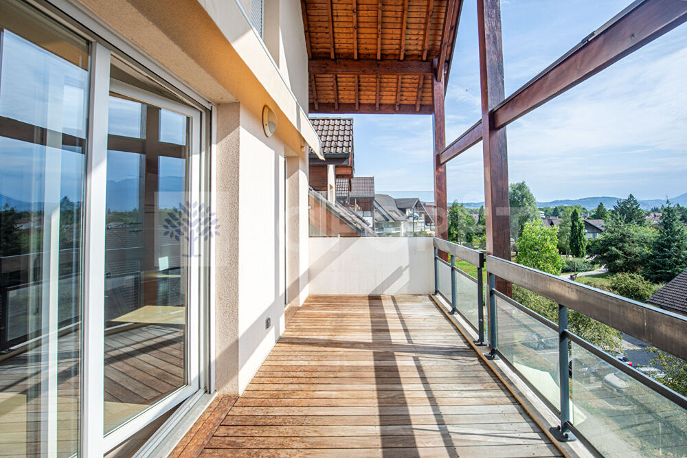 AGENCE IMMOBILIERE LAFORET - CO-EXCLUSIVITE - "MUSCARI" - POISY - APPARTEMENT DUPLEX T3 de 114,66m² - TERRASSE 12,35m² - CAVE -