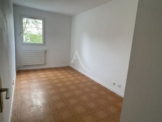  Appartement à louer 4 pièces 75 m²