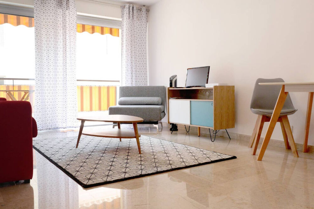 Location Appartement Studio meublé à deux pas de la rue d'Antibes et de la Gare Cannes