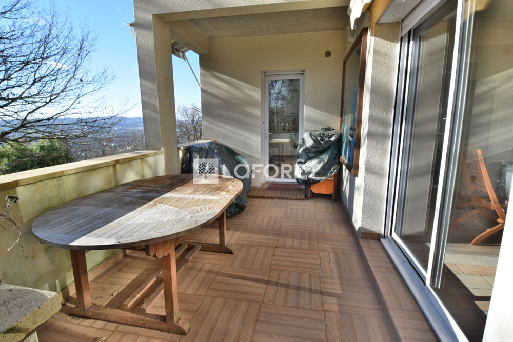 Maison contemporaine sur les hauteurs avec vue