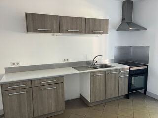  Appartement à louer 3 pièces 81 m²