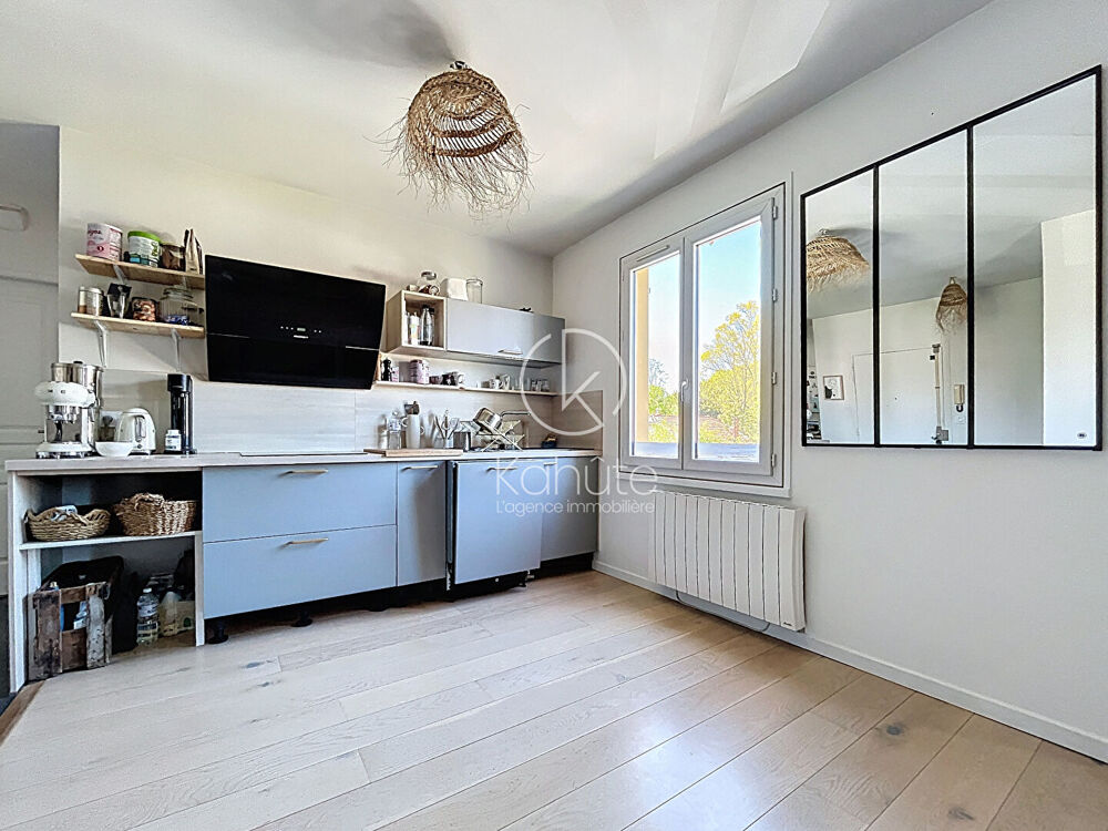 Vente Appartement A 10 minutes de Lyon, Appartement  duplex CHAMPAGNE-AU-MONT-D'OR  75m² utiles (70M² Carrez),3 pièces, 2 chambres, 1 bureau, 1 pl Lyon 9