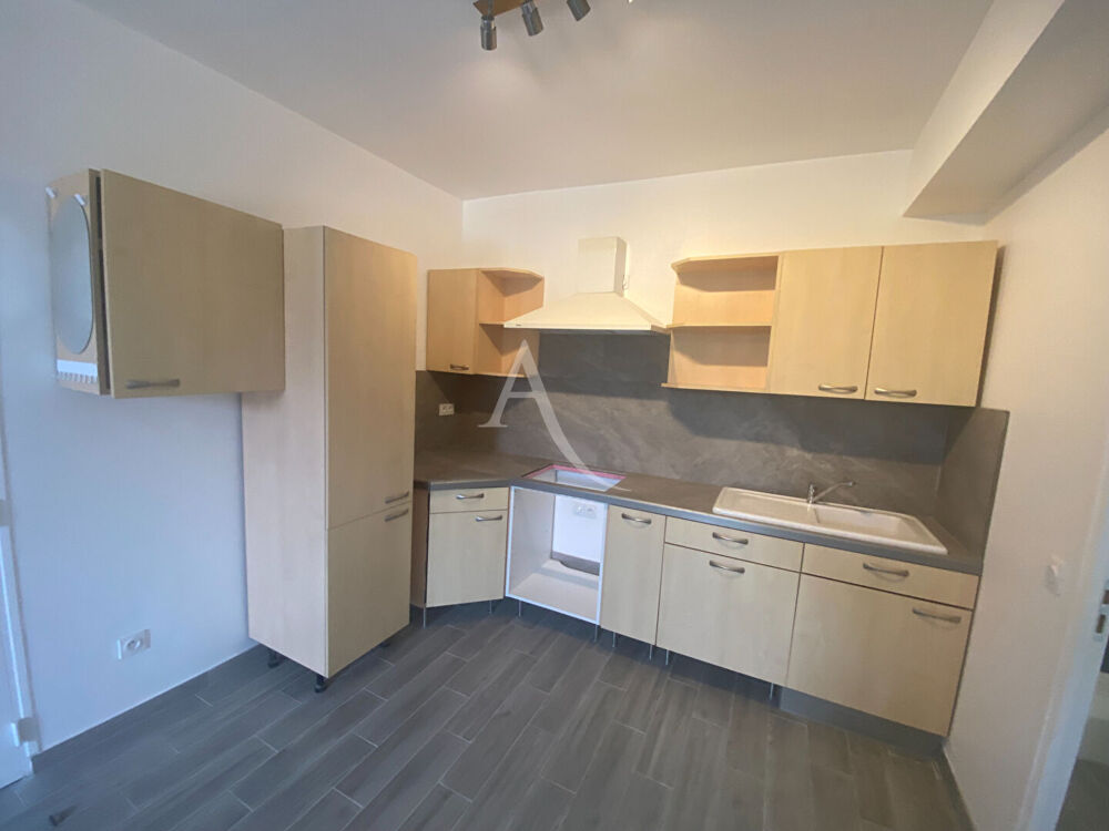 Appartement Le Bourget 1 pièce(s) 28.60 m2