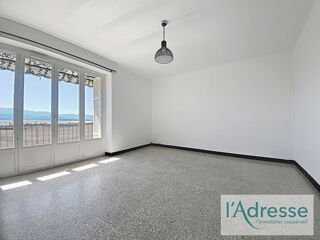  Appartement à louer 3 pièces 84 m²