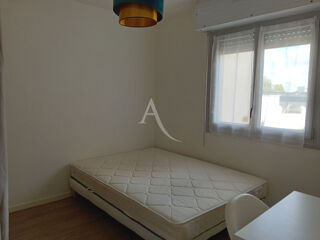  Appartement à louer 4 pièces 77 m²