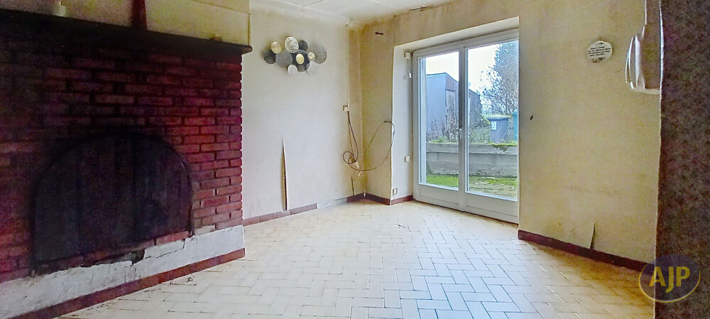 ROUGE : Maison à rénover 5 pièces