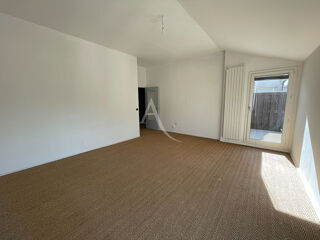  Appartement à louer 3 pièces 73 m²