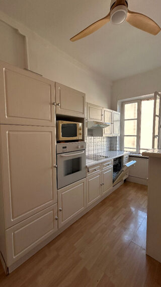  Appartement à louer 3 pièces 66 m²