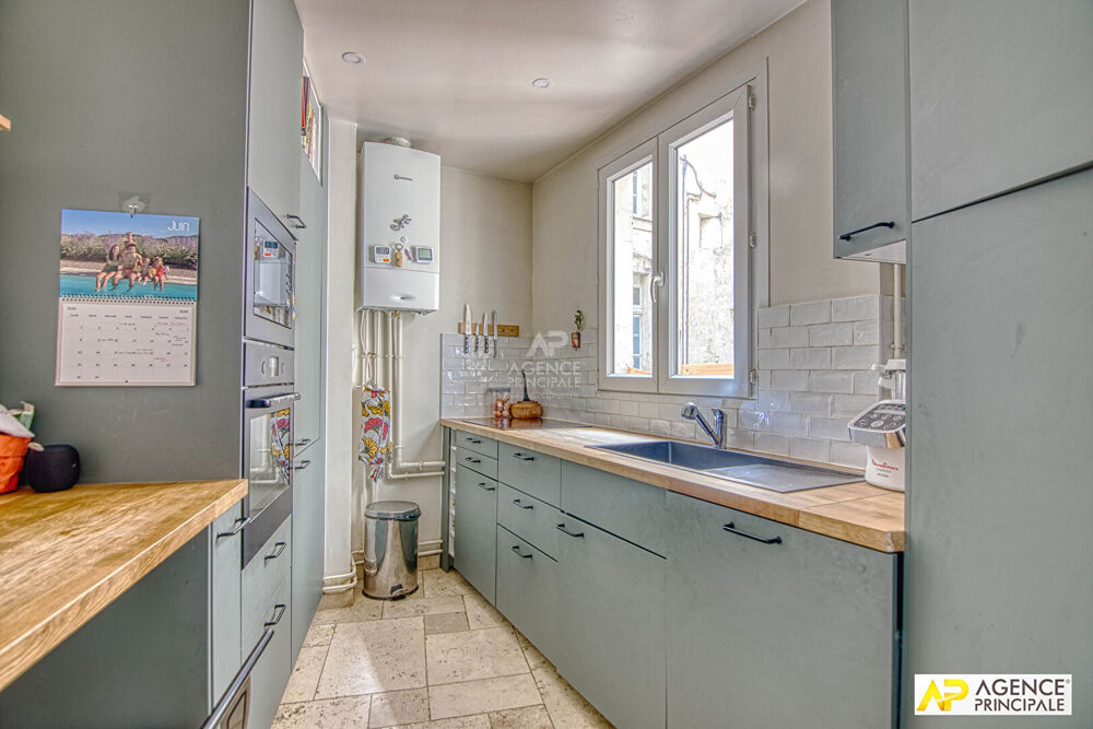 Versailles Notre-Dame Appartement 4 pièces 76 m² situé au 3ème étage avec cave