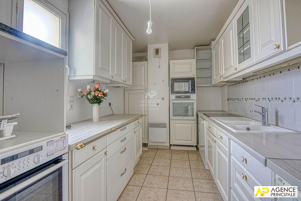 Vente Appartement Versailles Notre-Dame Pars Appartement duplex 6 pièce(s) 150 m² carrez situé au 3ème et dernier étage avec ascenseur, balcon, ca Versailles