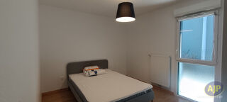  Appartement à louer 4 pièces 84 m²