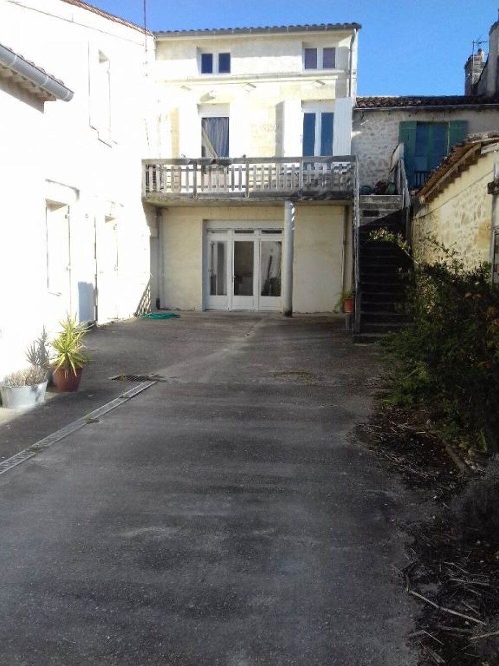 Location Appartement T2 avec garage en plein centre de Lamarque Lamarque
