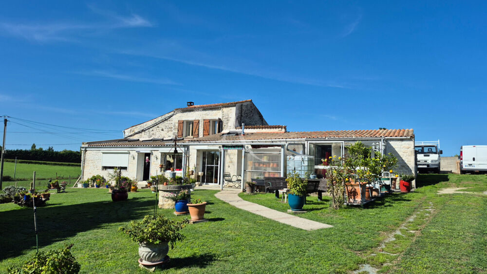 Maison 7 pièce(s) 189 m2 - Chermignac
