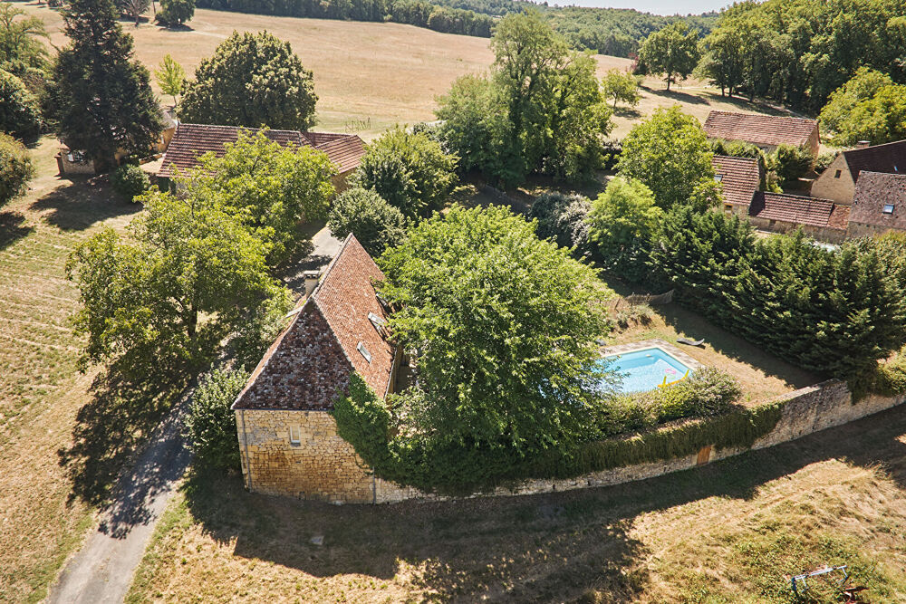PROPRIÉTÉ D'EXCEPTION HAMEAU DE CHARME DU XVIII SIÈCLE AU COEUR DU PÉRIGORD NOIR