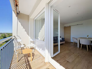 Vente Appartement T4 traversant, calme et vue avec 2 balcons, et cave. Tassin la demi lune