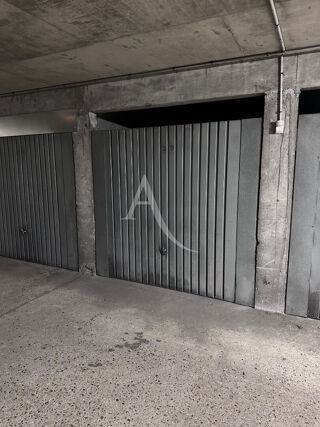  Parking / Garage � vendre 12 m�
