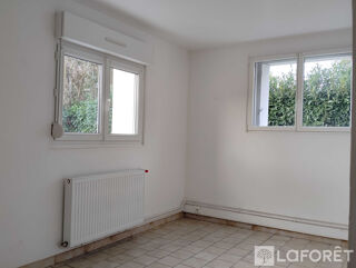  Appartement à louer 3 pièces 90 m²