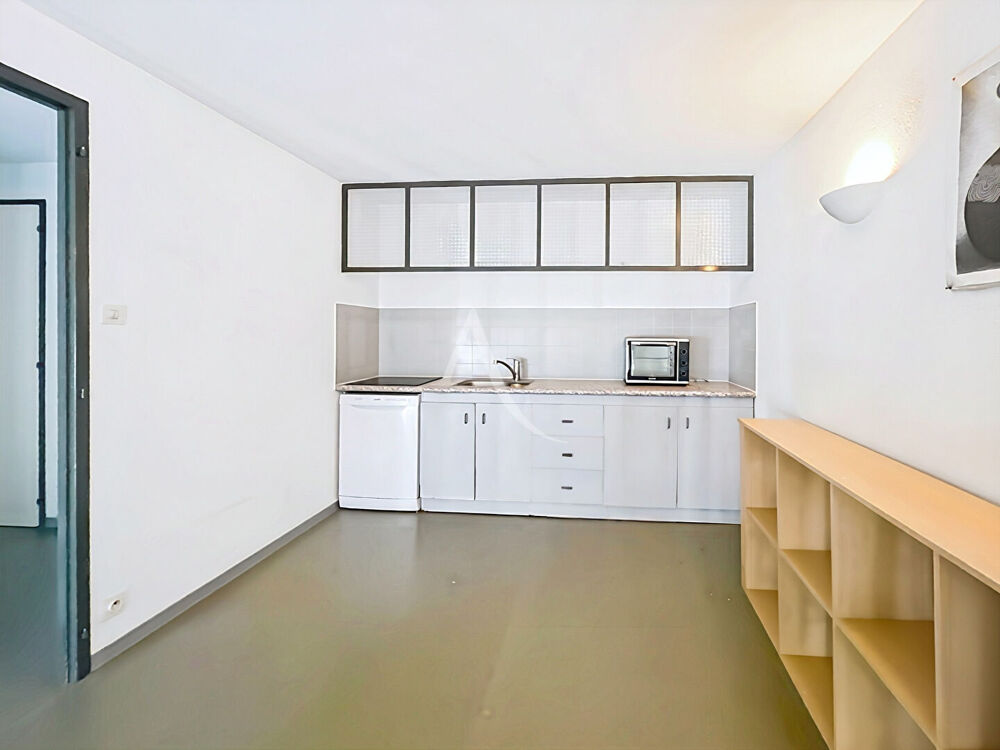 Appartement atypique de 86 m² avec terrasse plein sud en coeur de ville à Challans