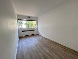  Appartement à louer 4 pièces 79 m²