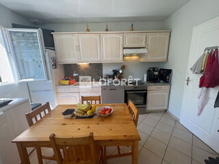  Immeuble à vendre 2 pièces 180 m²
