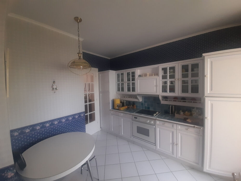 Vente Appartement Appartement T3 82 m² balcon Garage Cave Villeurbanne